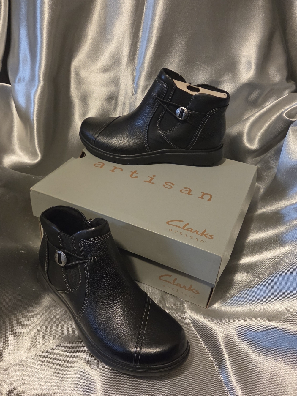 Clarks Ankle Boots Black Leather Size 6.5